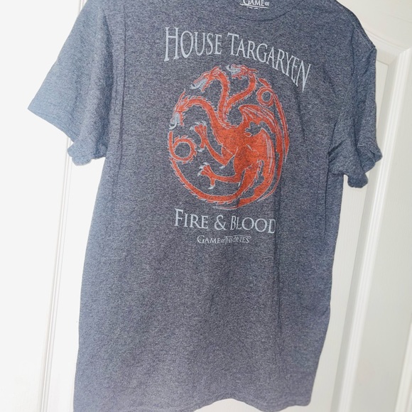 House Targaryen Fire & Blood Game of Thrones Tee size Medium - Picture 2 of 6